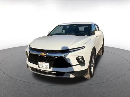 Summit White 2026 Chevrolet Blazer 2LT
