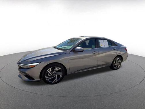 2025 Hyundai ELANTRA SEL