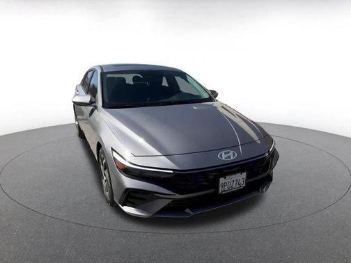 2025 Hyundai ELANTRA SEL