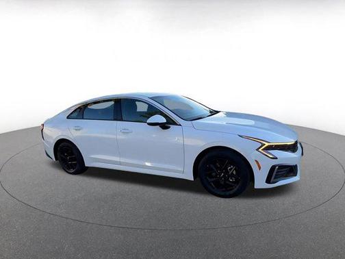 Snow White Pearl 2025 Kia K5 LXS