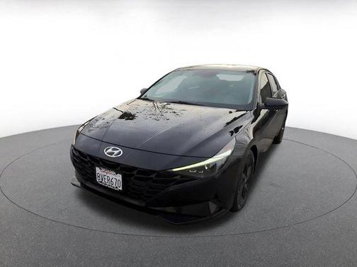 2021 Hyundai ELANTRA SEL
