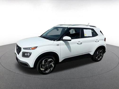 Lunar White 2025 Hyundai VENUE SEL