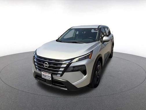 Brilliant Silver Metallic 2025 Nissan Rogue SV