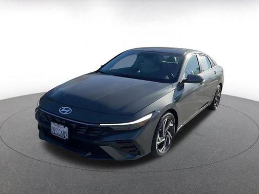 2025 Hyundai ELANTRA Limited