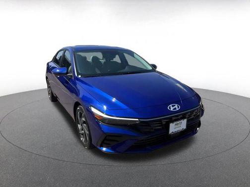 2025 Hyundai ELANTRA Limited