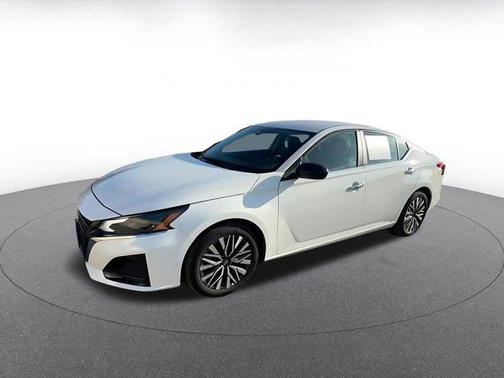 2025 Nissan Altima SV FWD