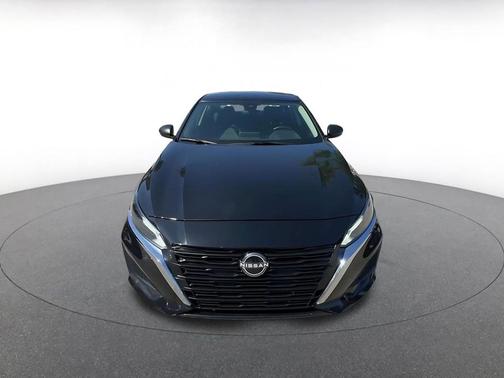 Super Black 2025 Nissan Altima SV FWD