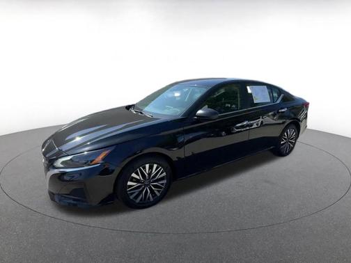 Super Black 2025 Nissan Altima SV FWD