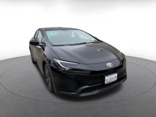 2025 Toyota Prius LE
