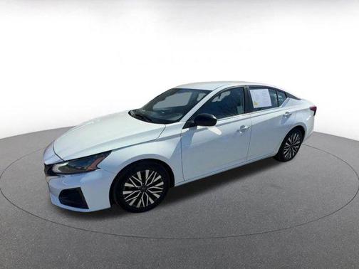 2025 Nissan Altima SV FWD