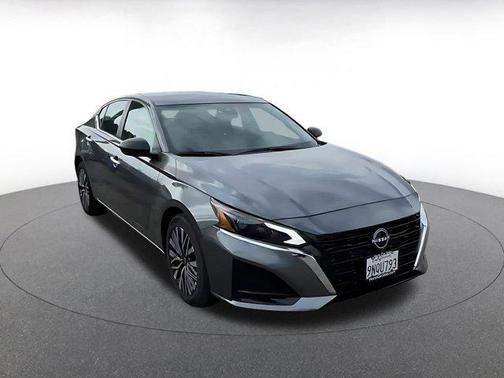 Gun Metallic 2025 Nissan Altima SV FWD