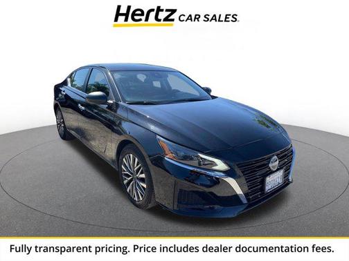 Super Black 2025 Nissan Altima SV FWD