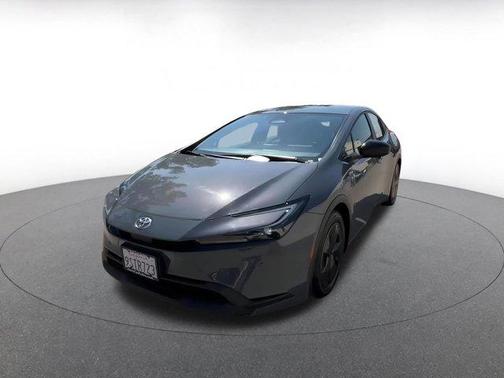 2025 Toyota Prius LE