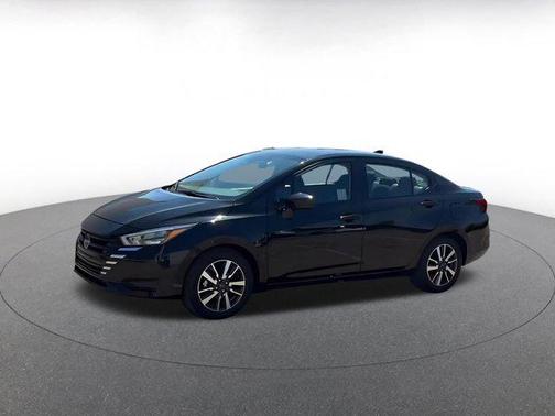 Super Black 2025 Nissan Versa 1.6 SV
