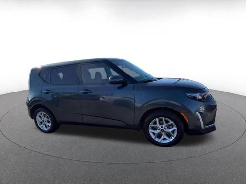 Gravity Gray 2025 Kia Soul LX