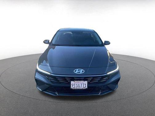 2025 Hyundai ELANTRA SEL