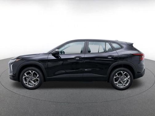 Mosaic Black Metallic 2025 Chevrolet Trax LT
