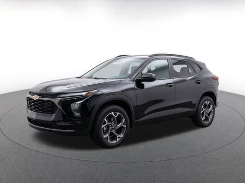 Mosaic Black Metallic 2025 Chevrolet Trax LT
