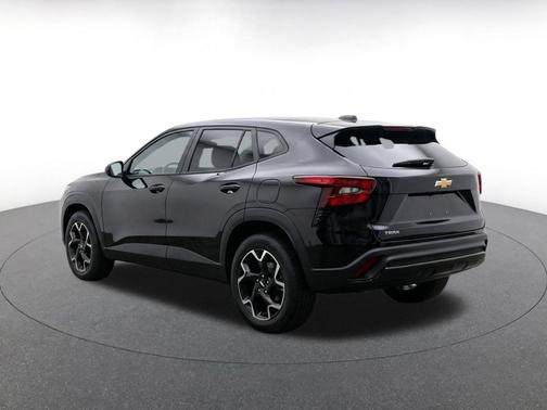 Mosaic Black Metallic 2025 Chevrolet Trax LT