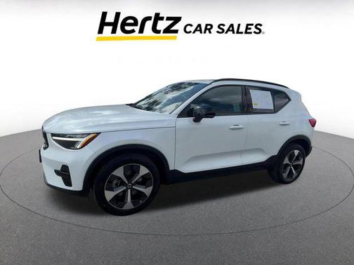 2024 Volvo XC40 CORE