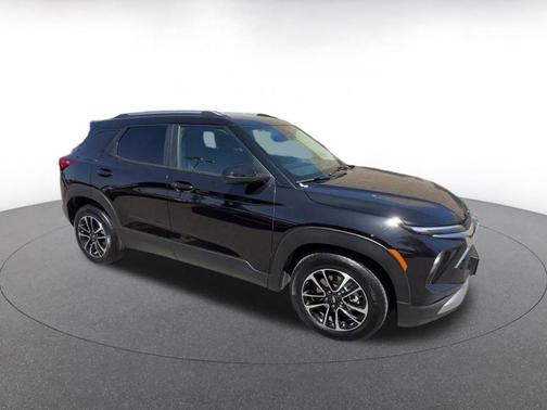Mosaic Black Metallic 2025 Chevrolet Trailblazer LT