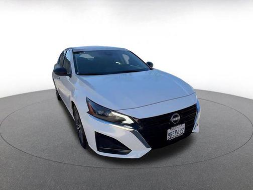 2025 Nissan Altima SV FWD