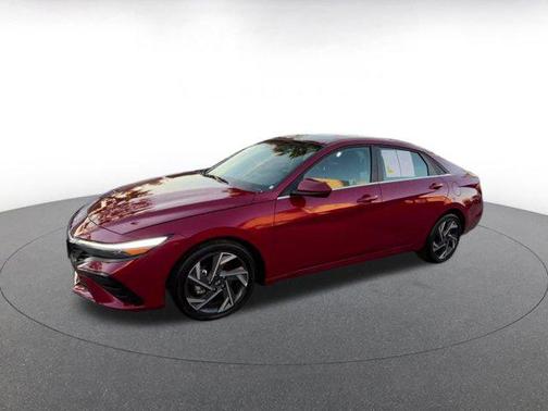 2025 Hyundai ELANTRA SEL