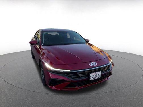 2025 Hyundai ELANTRA SEL