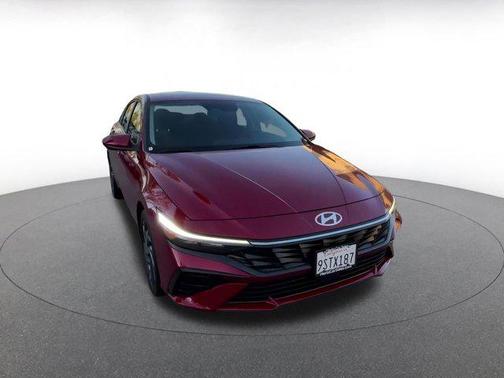 2025 Hyundai ELANTRA SEL