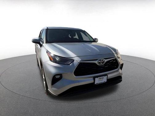 2025 Toyota Highlander LE