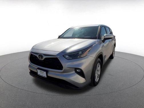 2025 Toyota Highlander LE