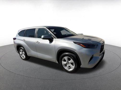 2025 Toyota Highlander LE