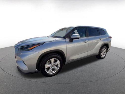 2025 Toyota Highlander LE