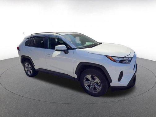 Ice Cap 2025 Toyota RAV4 XLE