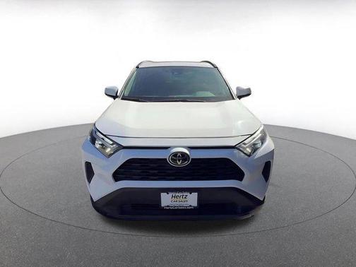 Ice Cap 2025 Toyota RAV4 XLE