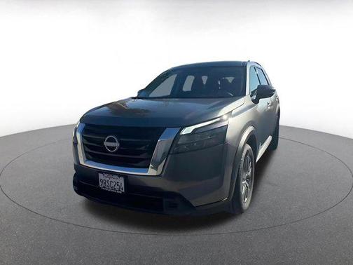 2025 Nissan Pathfinder SV FWD