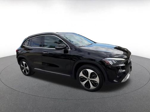 Night Black 2025 Mercedes-Benz GLA 250 4MATIC
