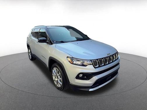 Silver Zynith Metallic Clearcoat 2025 Jeep Compass Limited