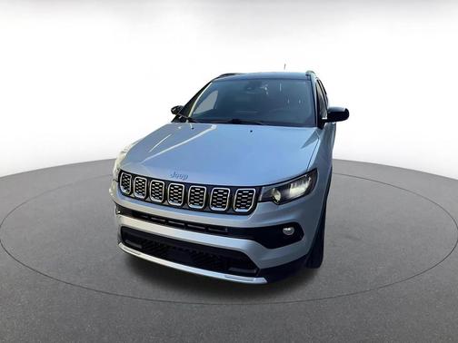 Silver Zynith Metallic Clearcoat 2025 Jeep Compass Limited