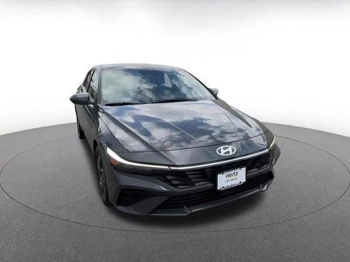 2025 Hyundai ELANTRA SEL