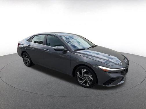 2025 Hyundai ELANTRA SEL