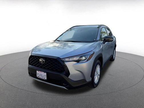2025 Toyota Corolla Cross LE