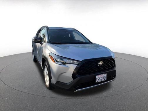 2025 Toyota Corolla Cross LE