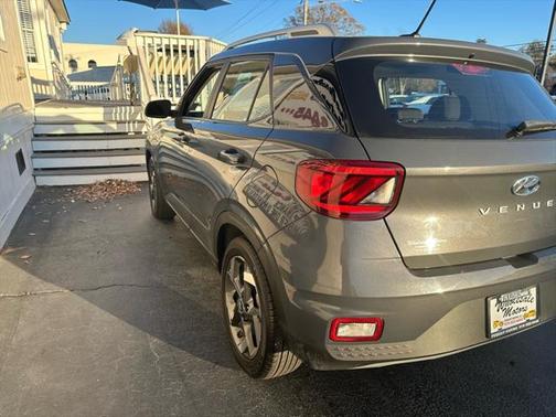 2023 Hyundai VENUE SEL