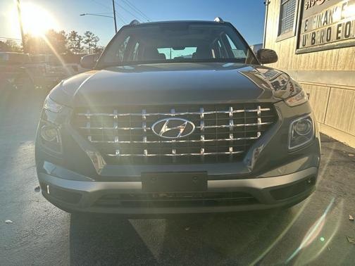 2023 Hyundai VENUE SEL