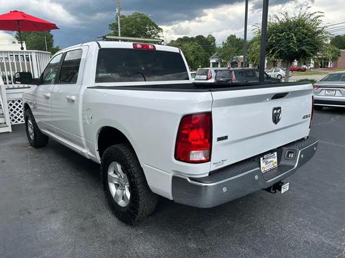 Bright White Clearcoat 2021 RAM 1500 Classic SLT
