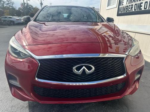 2017 INFINITI QX30 Sport