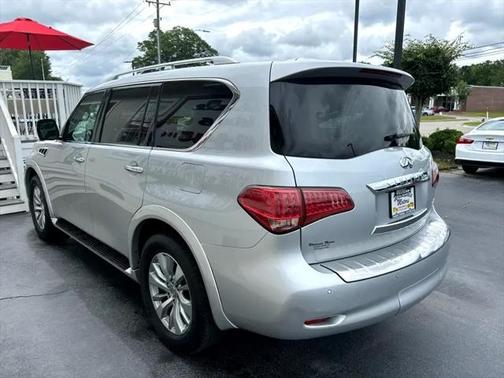 2017 INFINITI QX80 Signature Edition
