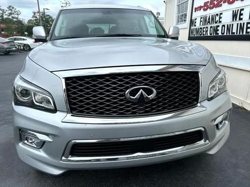2017 INFINITI QX80 Signature Edition