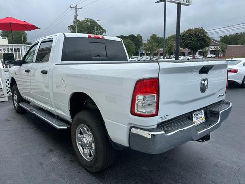 2023 RAM 2500 Tradesman Crew Cab 4x4 6'4' Box